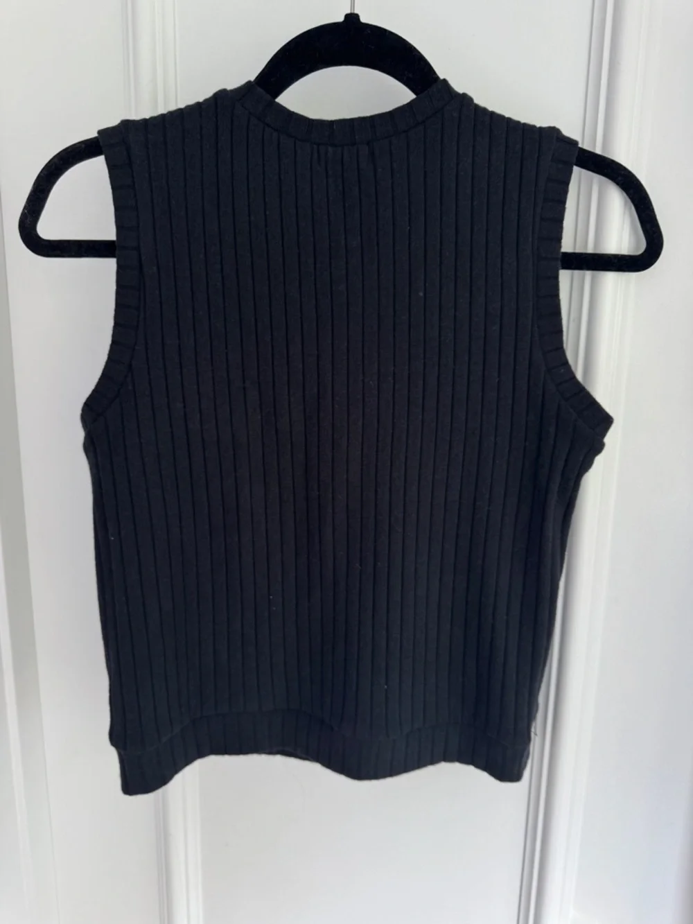 Donni The Sweater Rib Shell Size Small - Picture 8 of 8